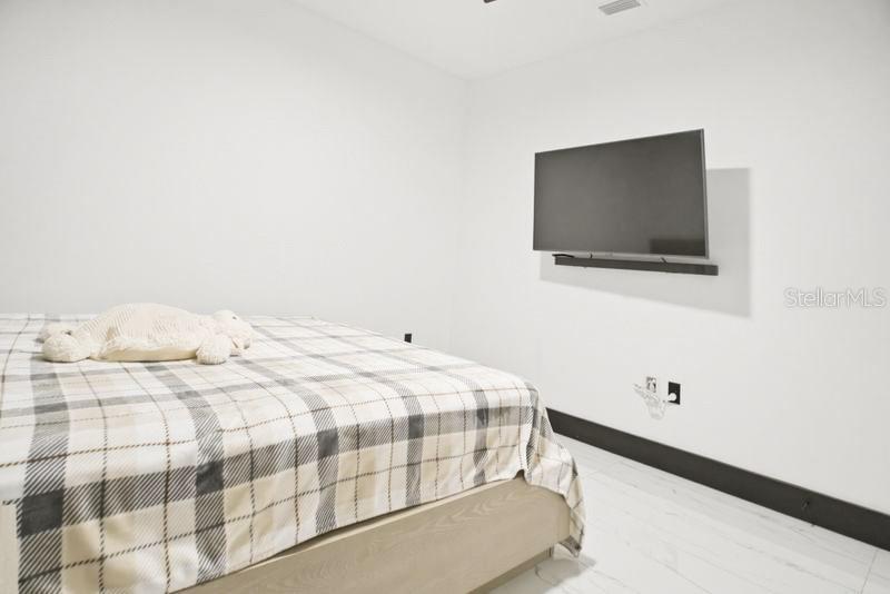 Image 36 of 57 For 2043 Rainier Drive