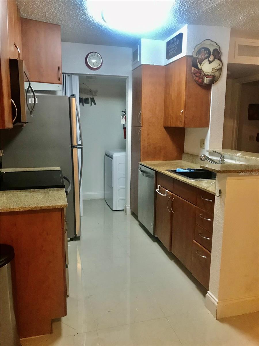 Image 7 of 17 For 11514 Westwood Boulevard 418