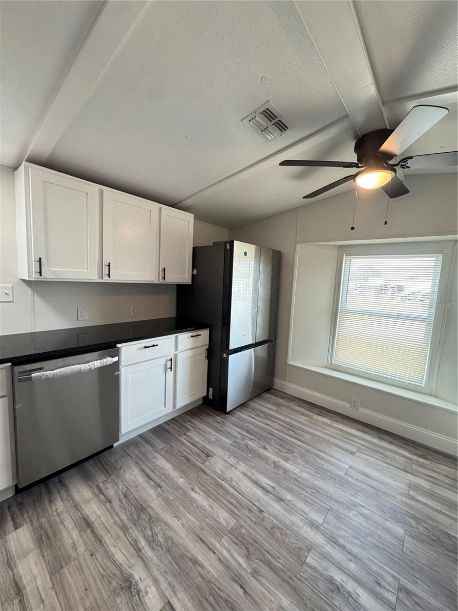 Image 11 of 33 For 5035 Southshore Drive