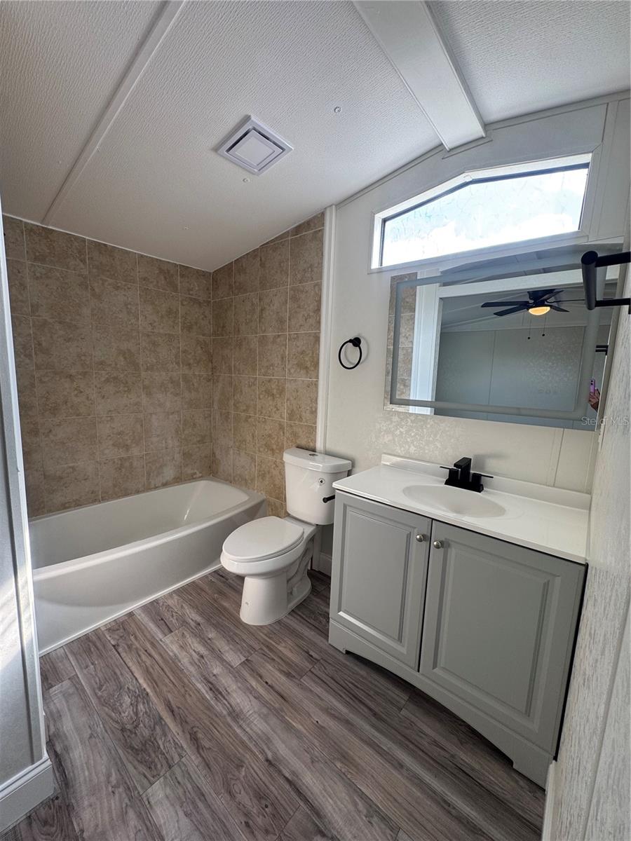 Image 16 of 33 For 5035 Southshore Drive