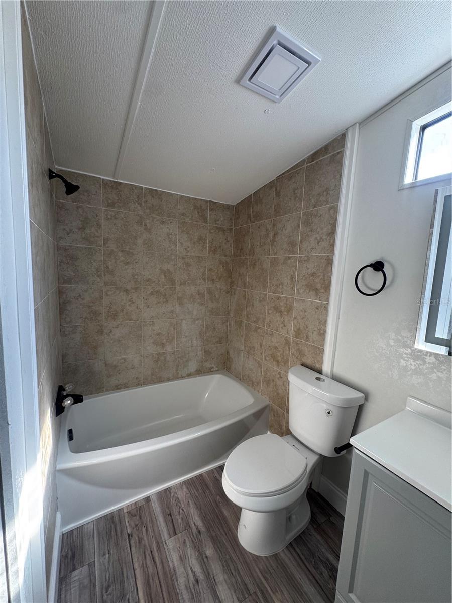 Image 17 of 33 For 5035 Southshore Drive