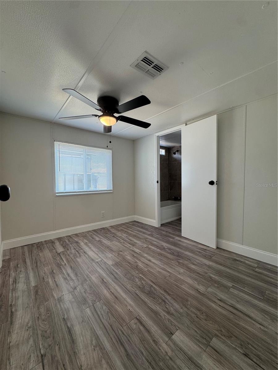 Image 19 of 33 For 5035 Southshore Drive