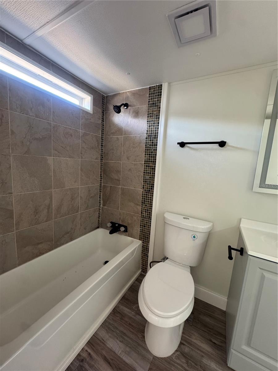 Image 23 of 33 For 5035 Southshore Drive