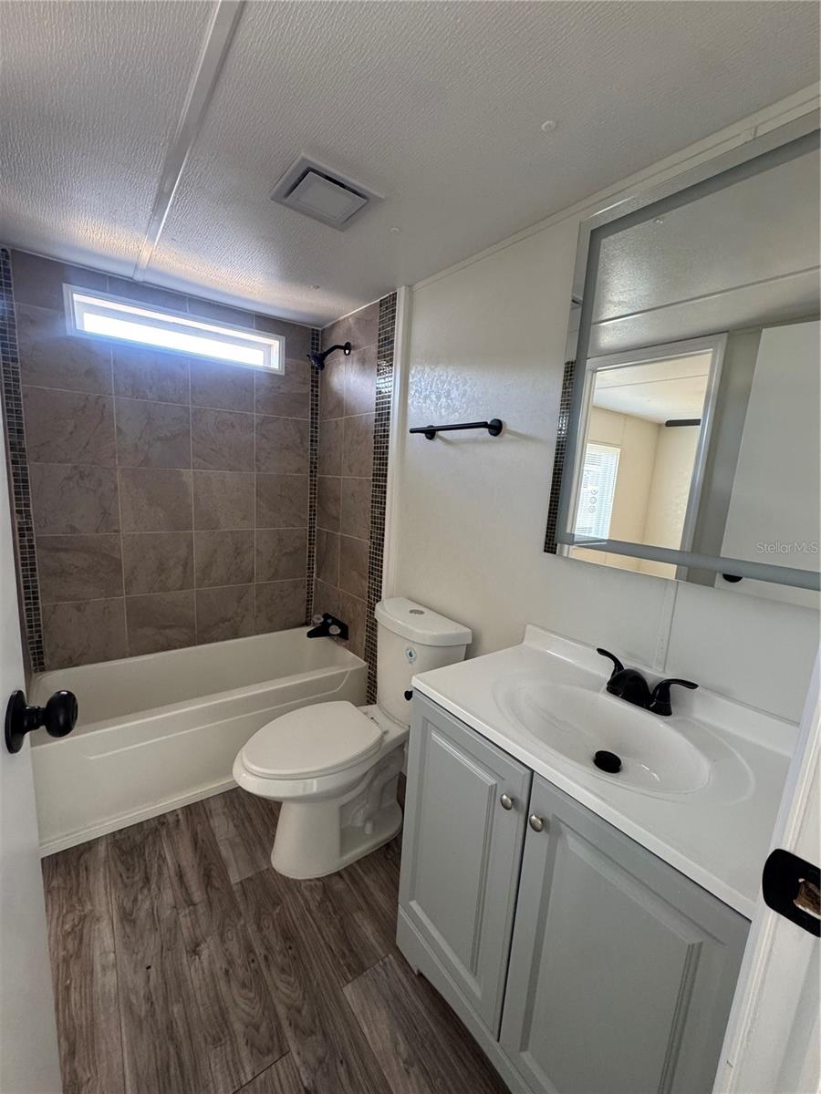 Image 24 of 33 For 5035 Southshore Drive