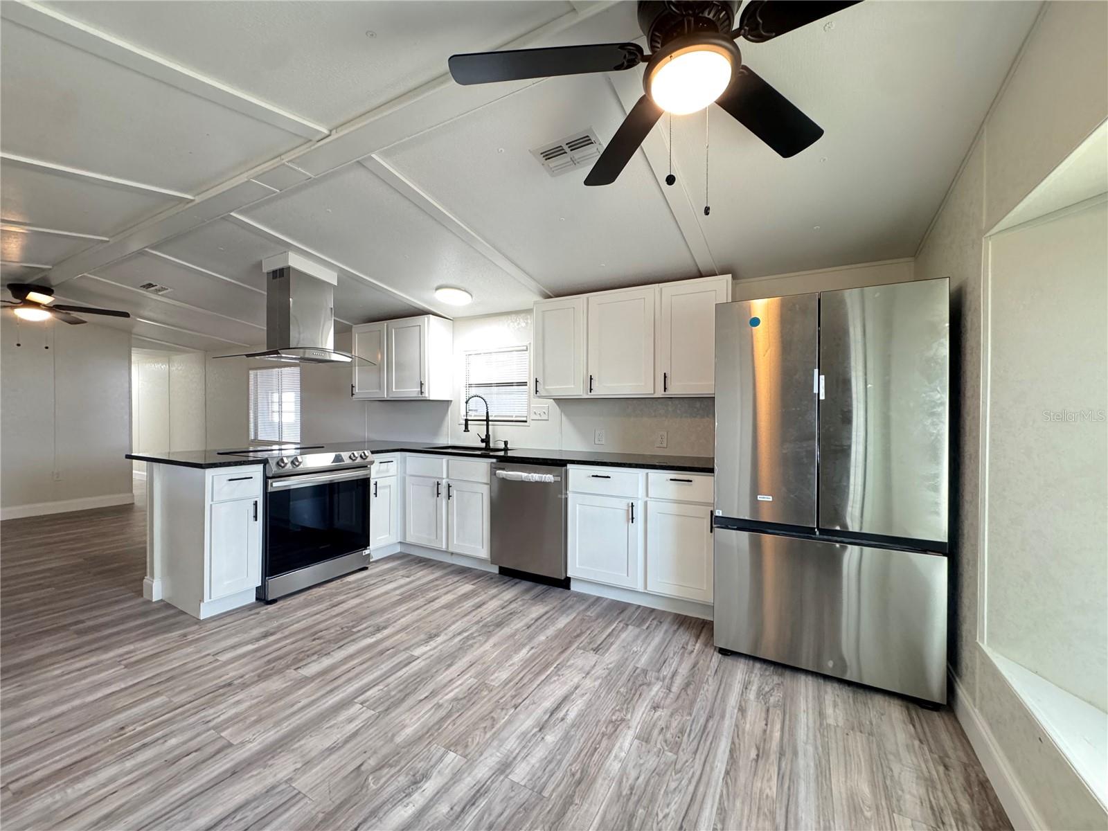 Image 9 of 33 For 5035 Southshore Drive