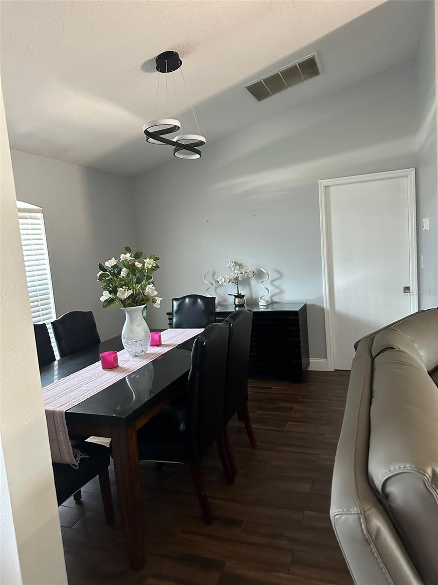 Image 24 of 41 For 5719 Sweetheart Court