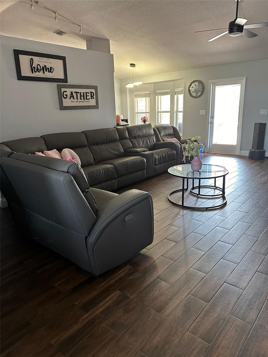 Image 30 of 41 For 5719 Sweetheart Court