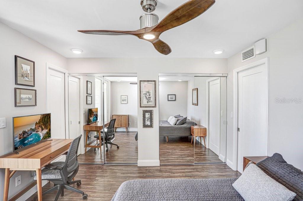 Image 11 of 59 For 7625 Sun Island Drive S 406