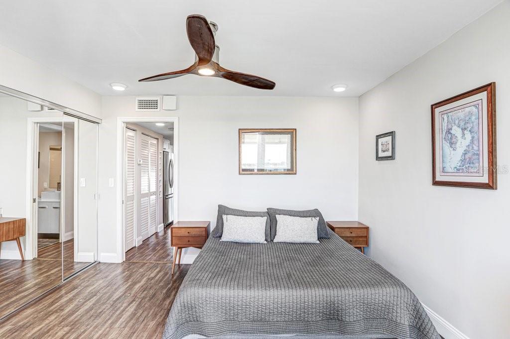 Image 16 of 59 For 7625 Sun Island Drive S 406