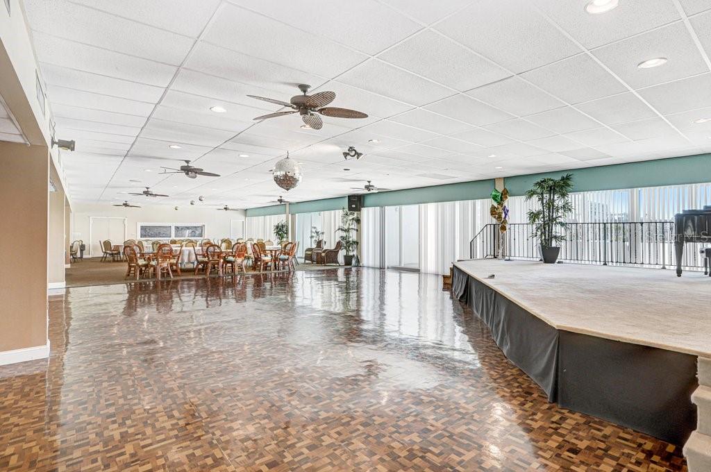 Image 33 of 59 For 7625 Sun Island Drive S 406