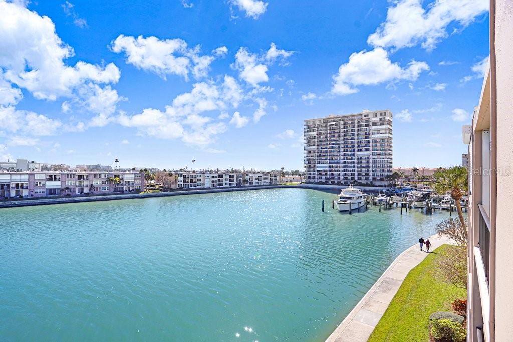 Image 43 of 59 For 7625 Sun Island Drive S 406