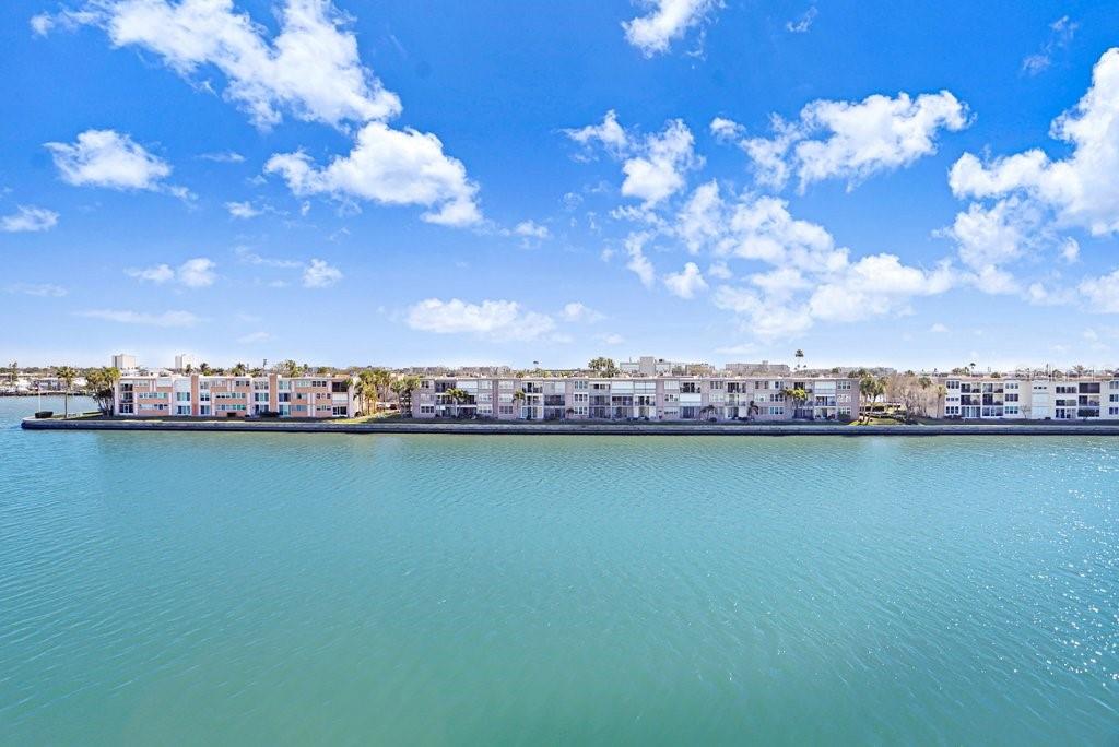 Image 45 of 59 For 7625 Sun Island Drive S 406