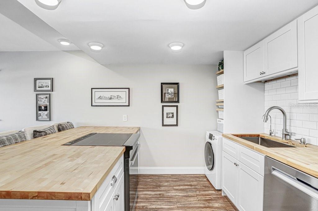 Image 8 of 59 For 7625 Sun Island Drive S 406