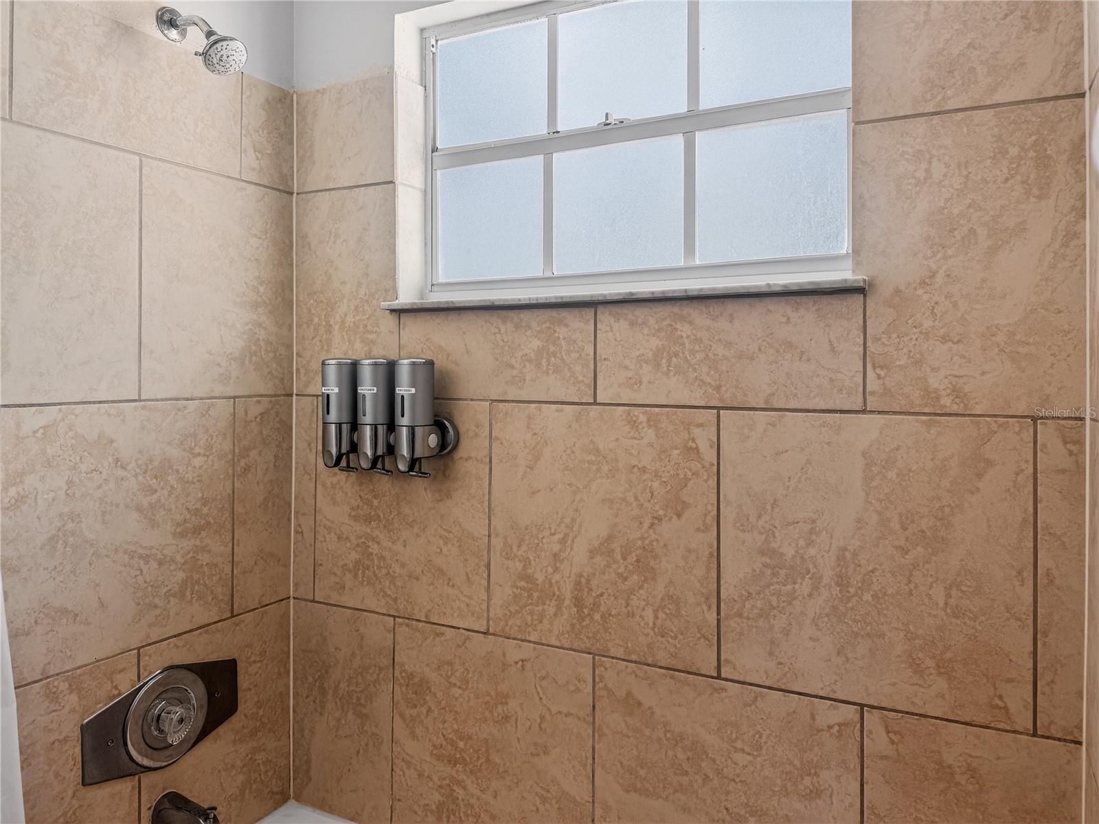 Image 17 of 37 For 5005 Laguna Bay Circle 22