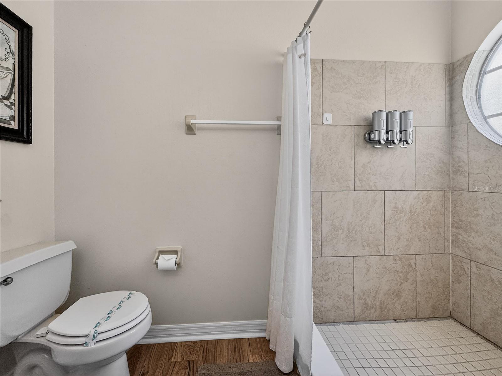 Image 22 of 37 For 5005 Laguna Bay Circle 22