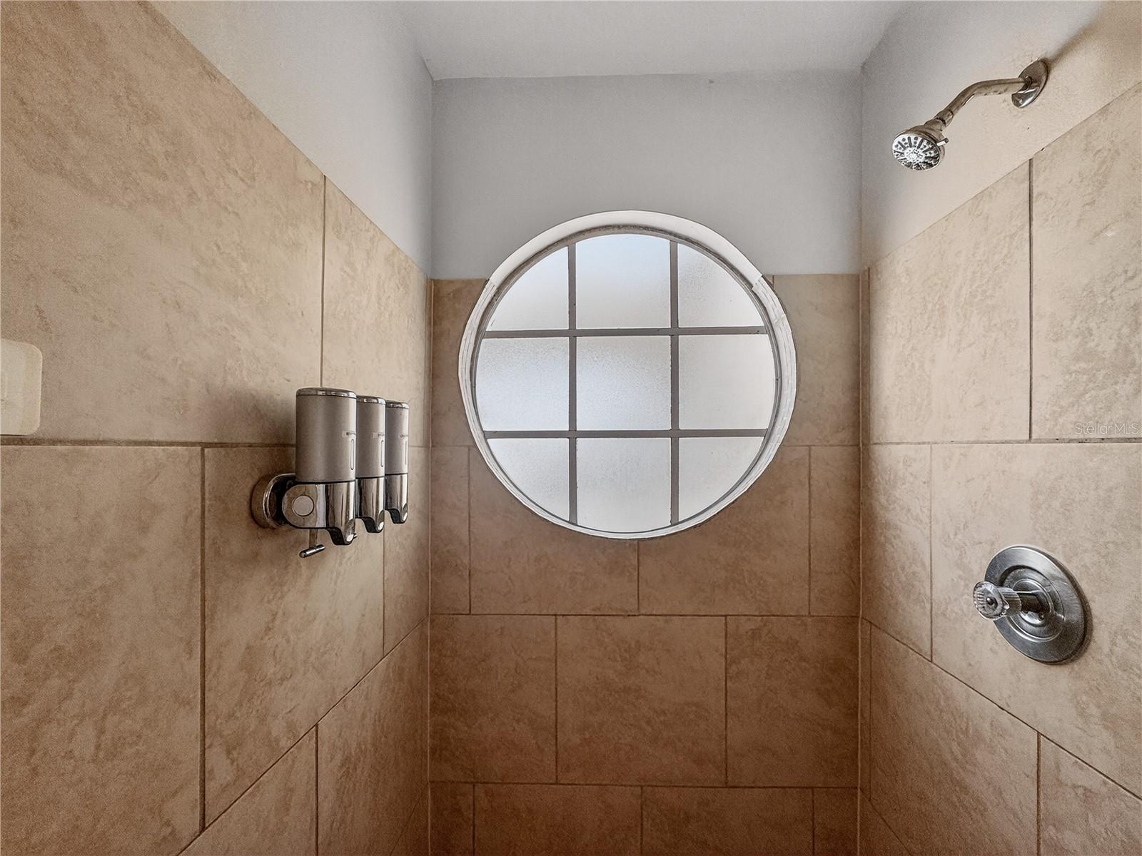 Image 23 of 37 For 5005 Laguna Bay Circle 22