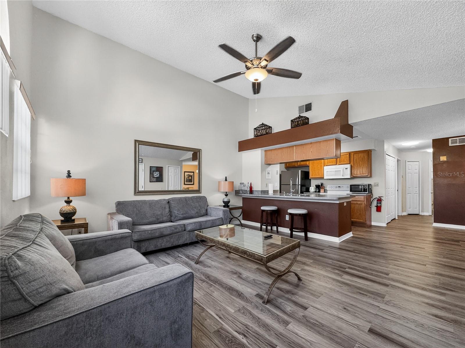 Image 5 of 37 For 5005 Laguna Bay Circle 22