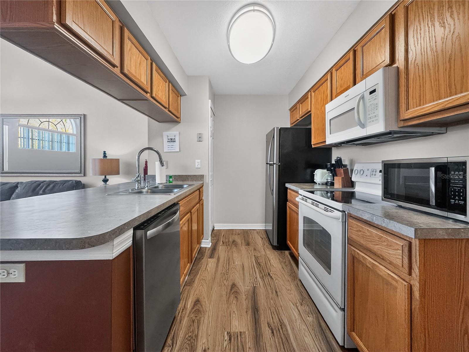 Image 8 of 37 For 5005 Laguna Bay Circle 22