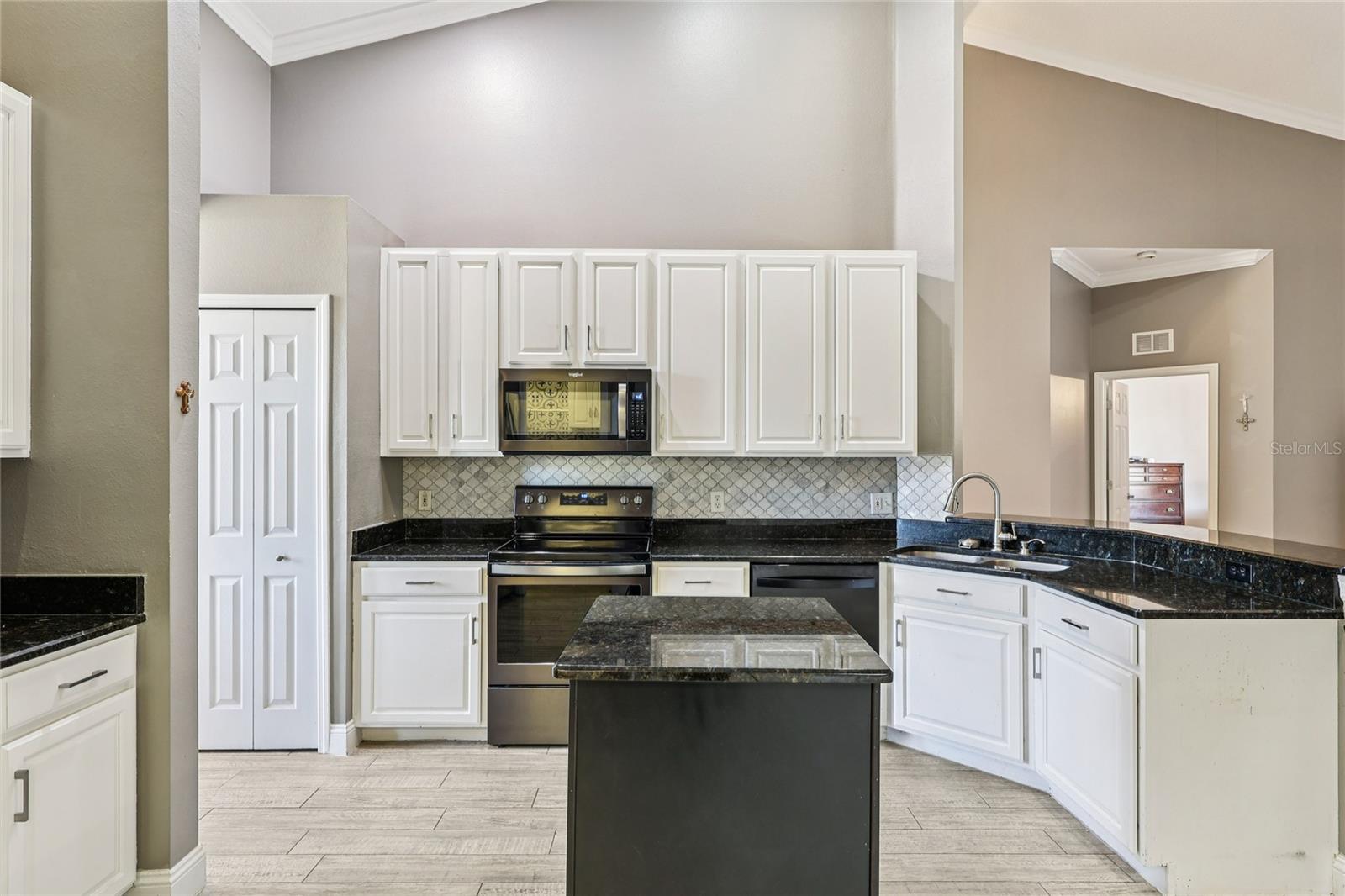 Image 15 of 36 For 206 Boxwood Drive