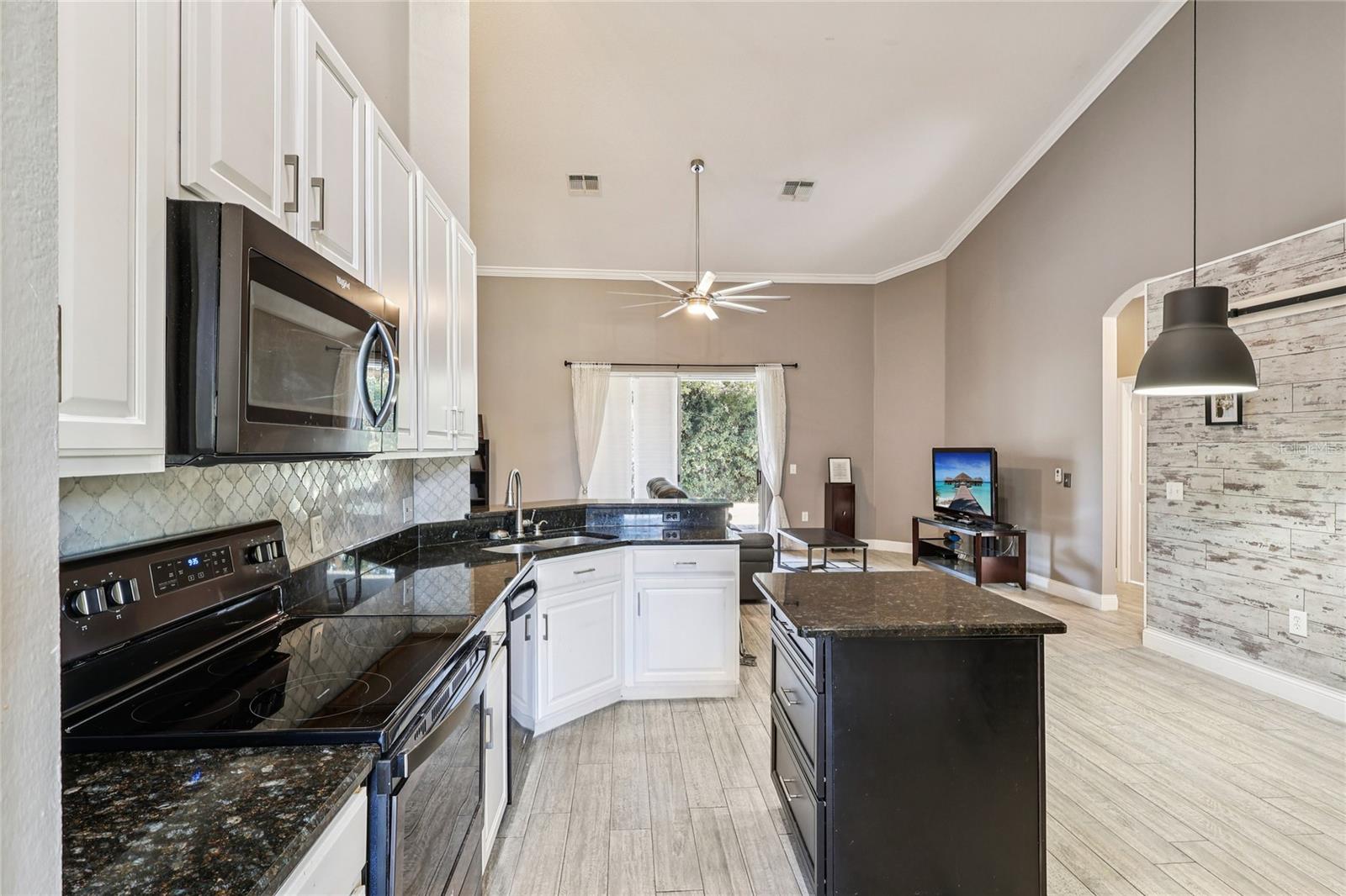 Image 16 of 36 For 206 Boxwood Drive