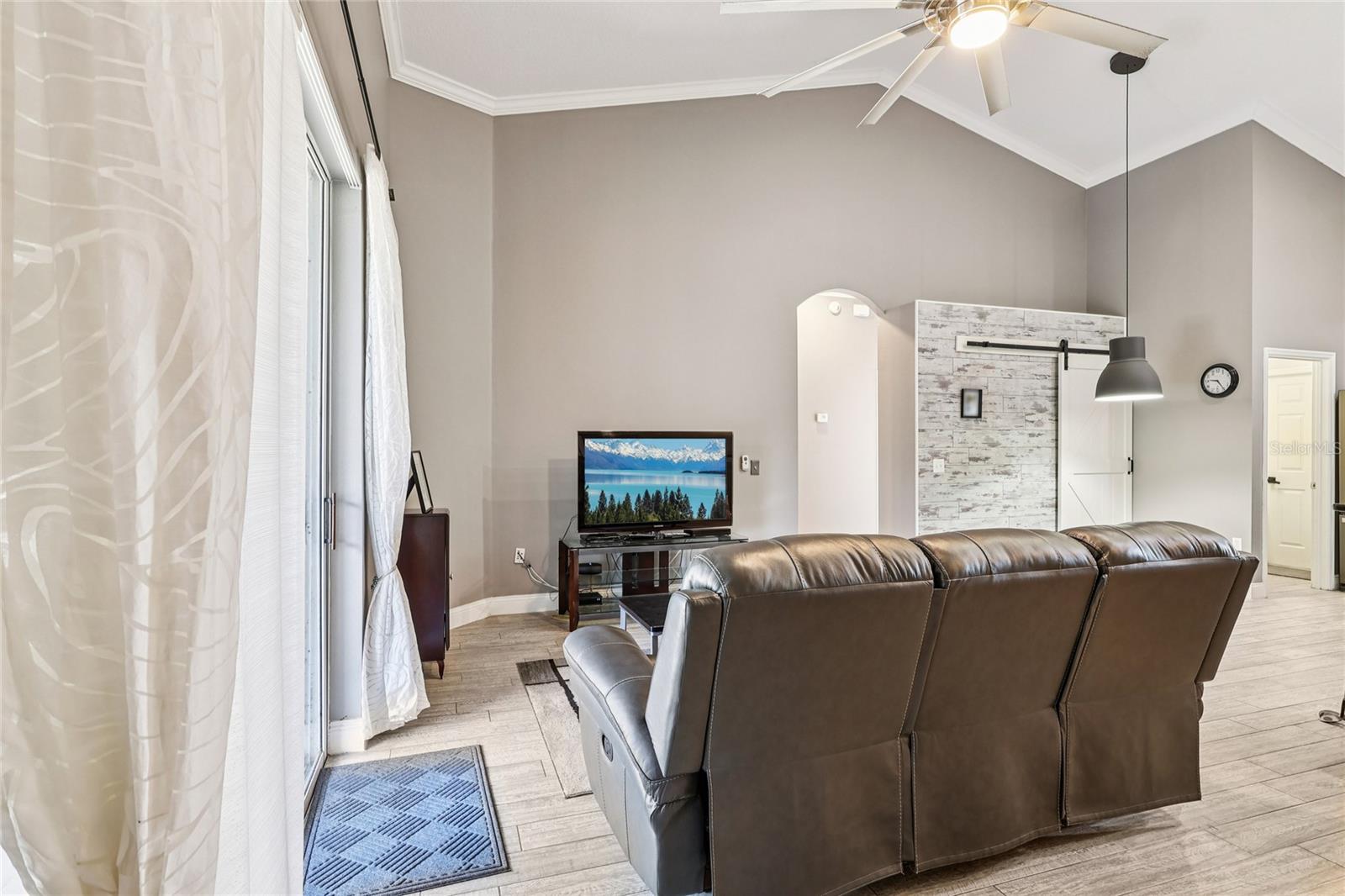 Image 9 of 36 For 206 Boxwood Drive