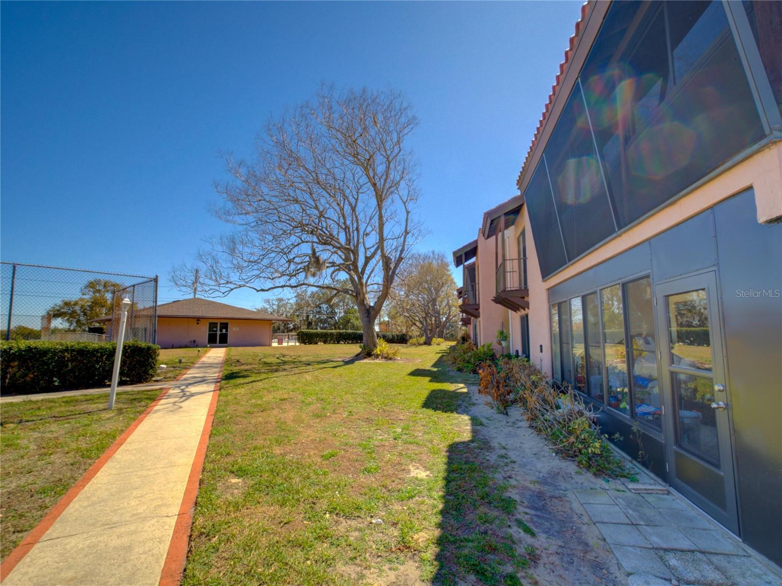 Image 21 of 25 For 128 La Casa