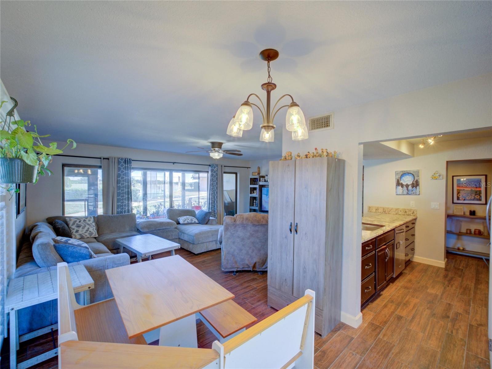 Image 23 of 25 For 128 La Casa