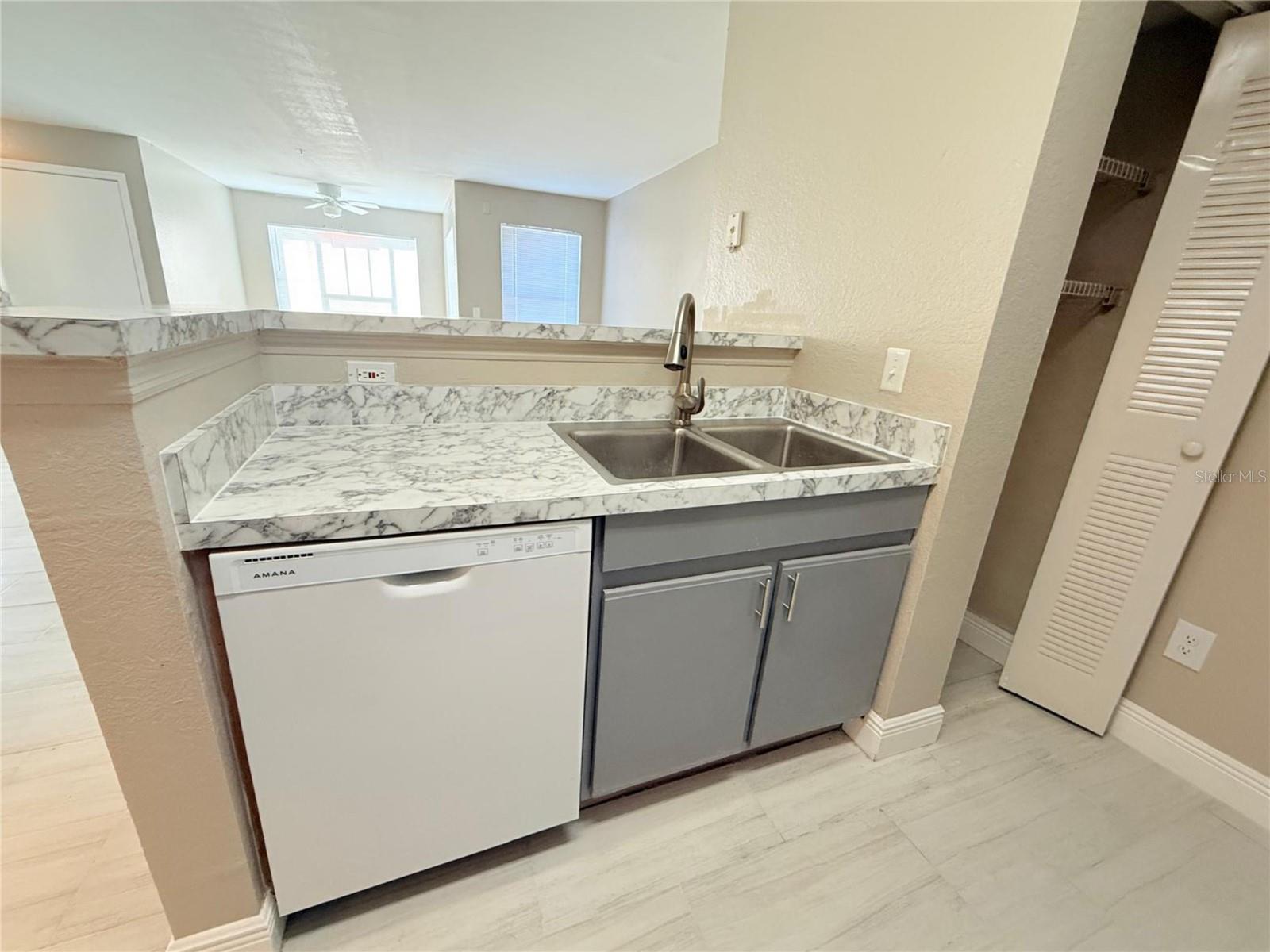 Image 11 of 44 For 2214 Grand Cayman Court 1511