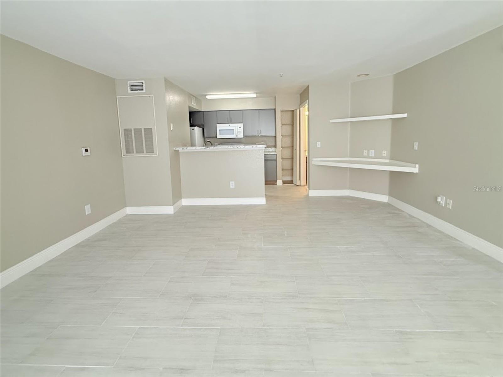 Image 13 of 44 For 2214 Grand Cayman Court 1511