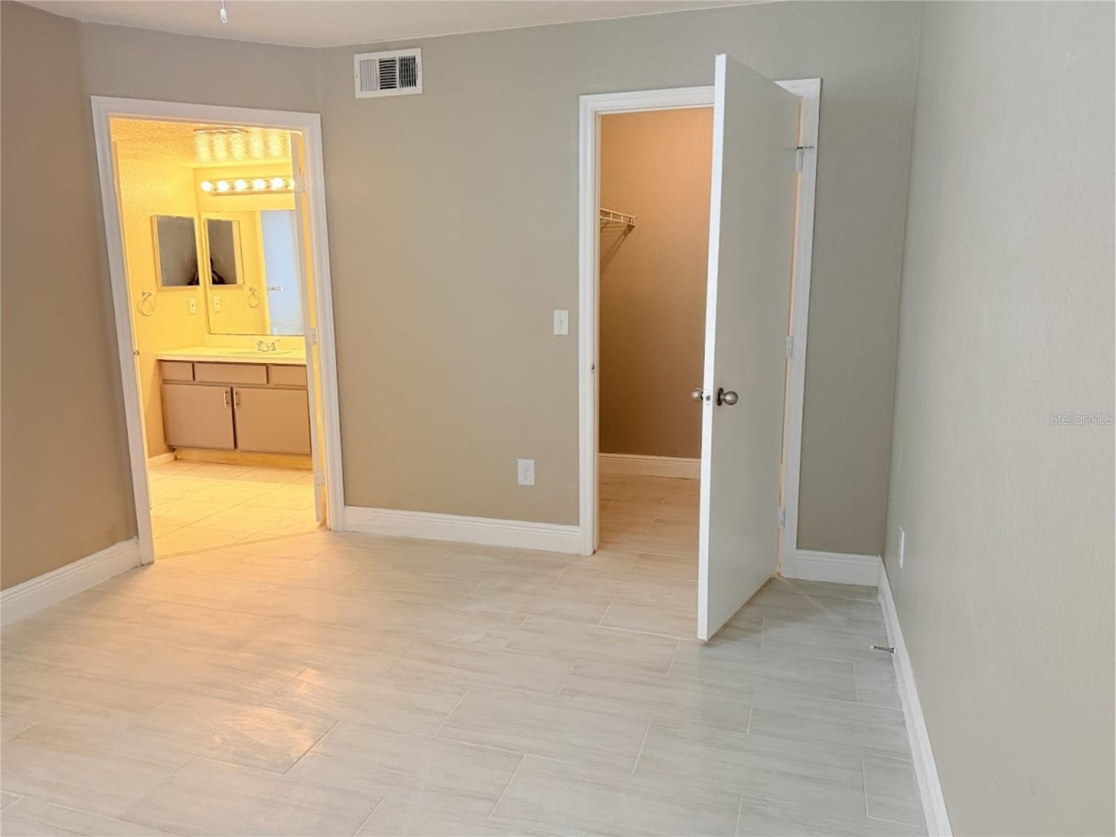 Image 15 of 44 For 2214 Grand Cayman Court 1511