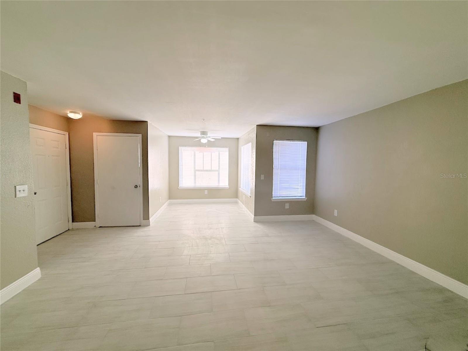 Image 17 of 44 For 2214 Grand Cayman Court 1511