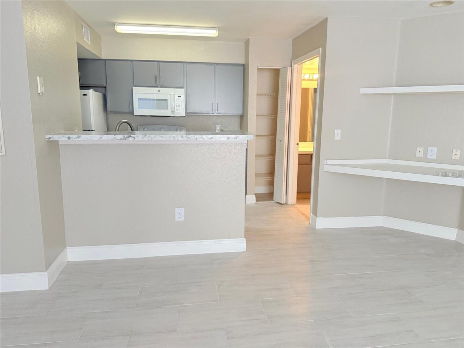 Image 21 of 44 For 2214 Grand Cayman Court 1511