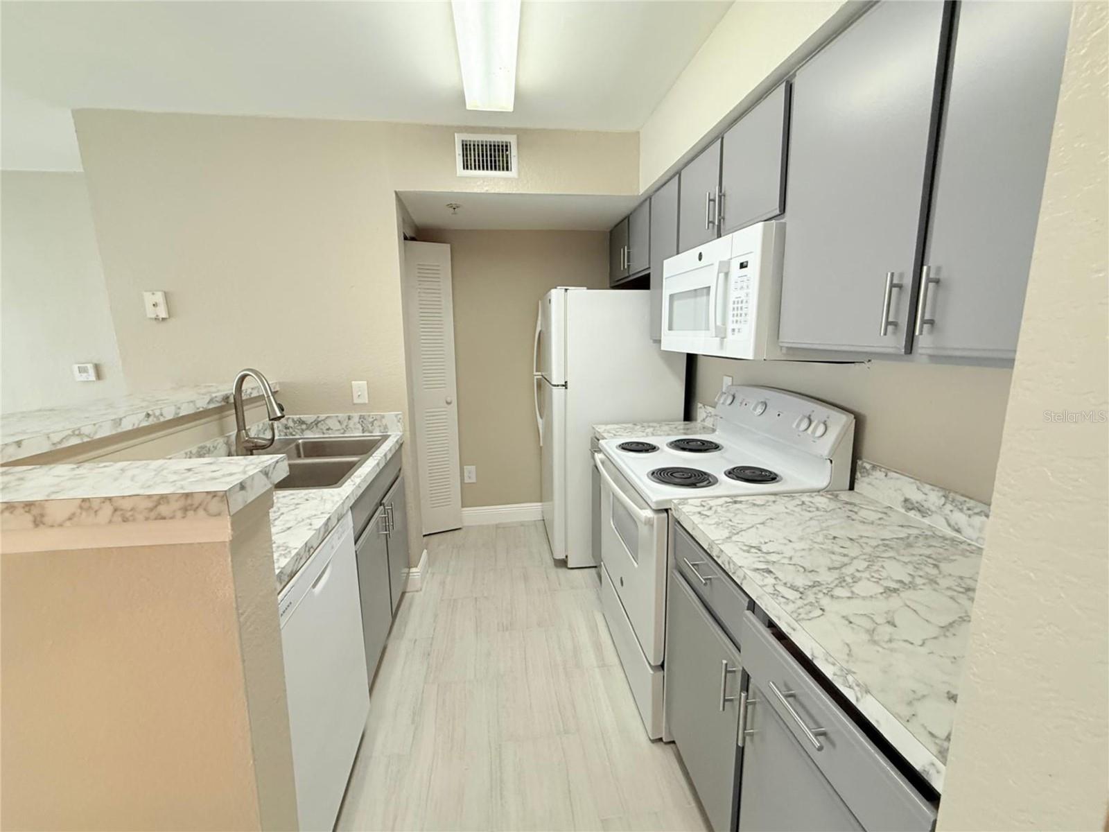 Image 23 of 44 For 2214 Grand Cayman Court 1511