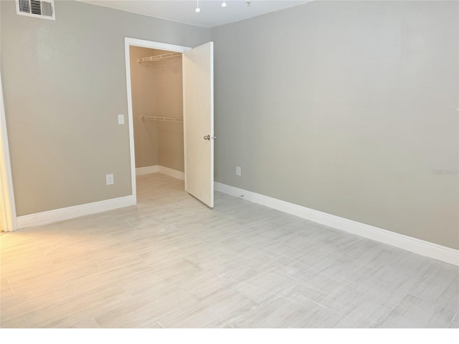 Image 6 of 44 For 2214 Grand Cayman Court 1511