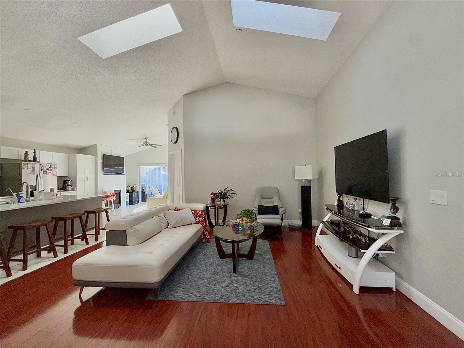 Image 26 of 57 For 1969 River Park Boulevard