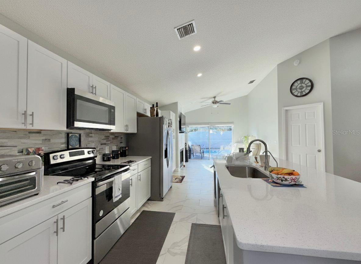 Image 29 of 57 For 1969 River Park Boulevard