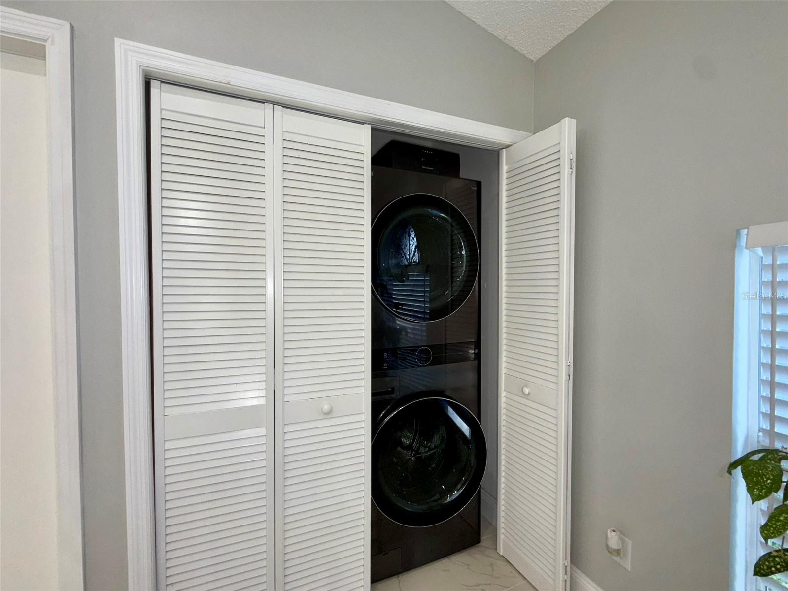 Image 33 of 57 For 1969 River Park Boulevard