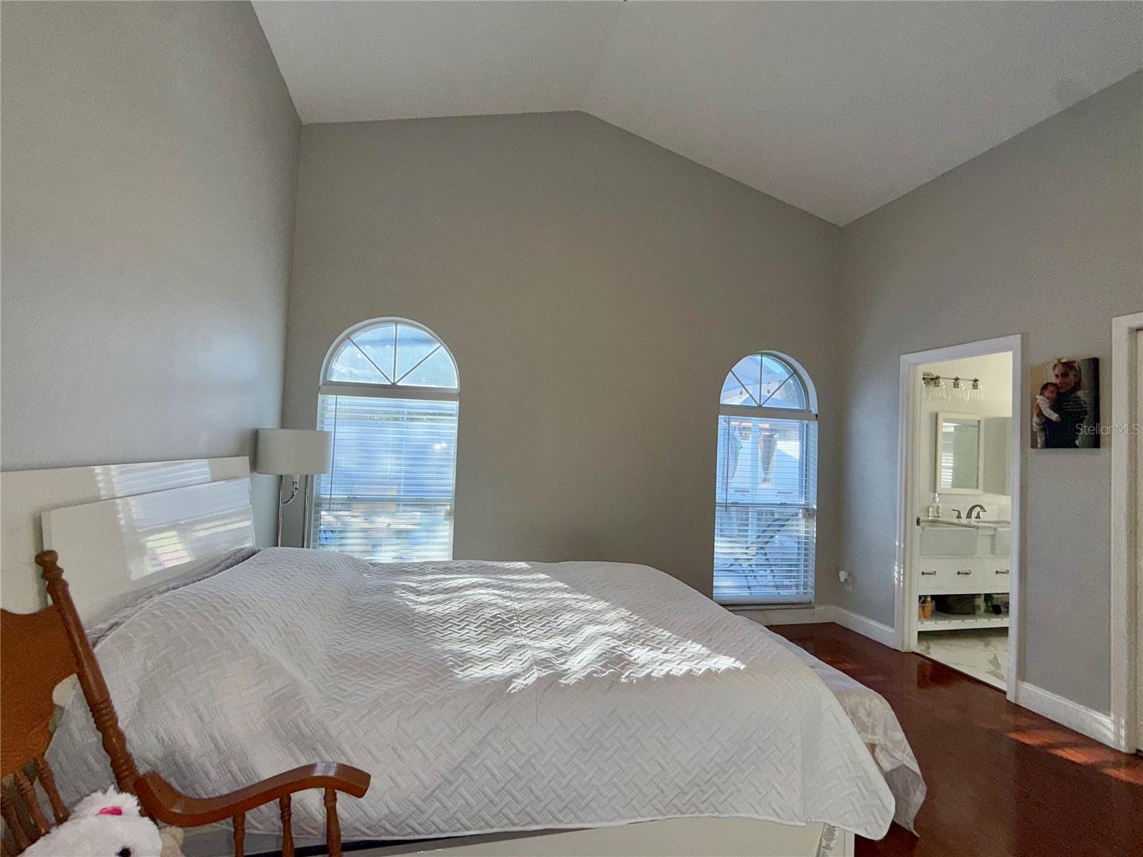 Image 43 of 57 For 1969 River Park Boulevard