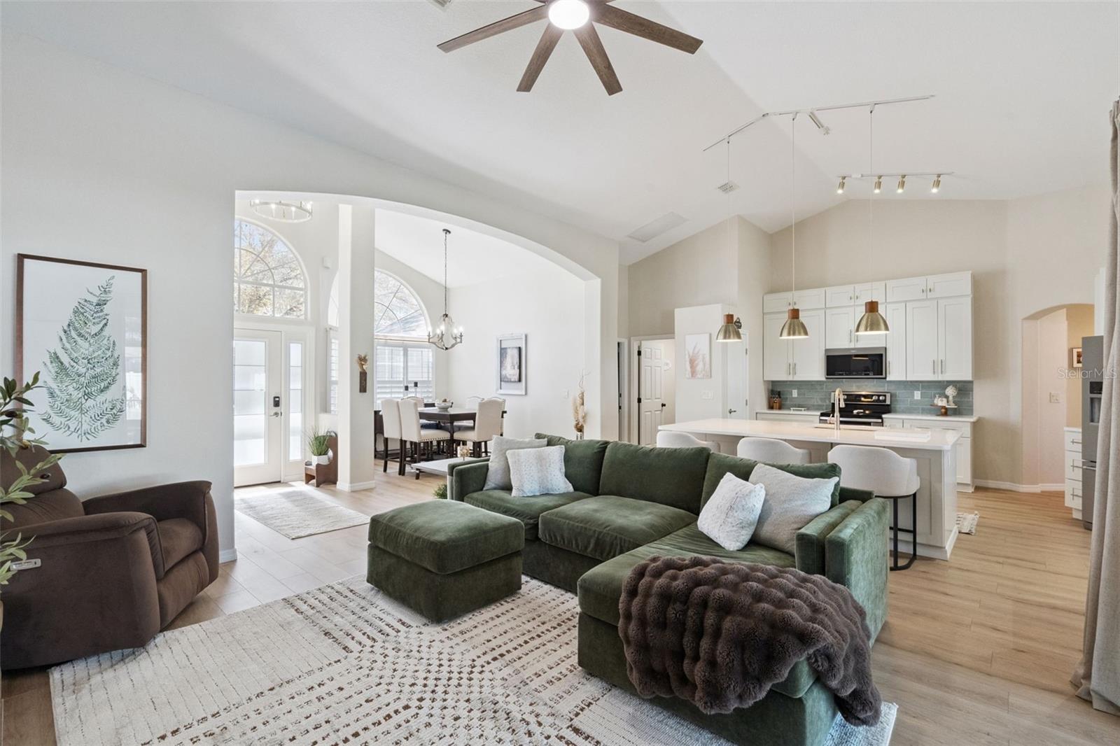 Image 11 of 57 For 3215 Countryside View Dr