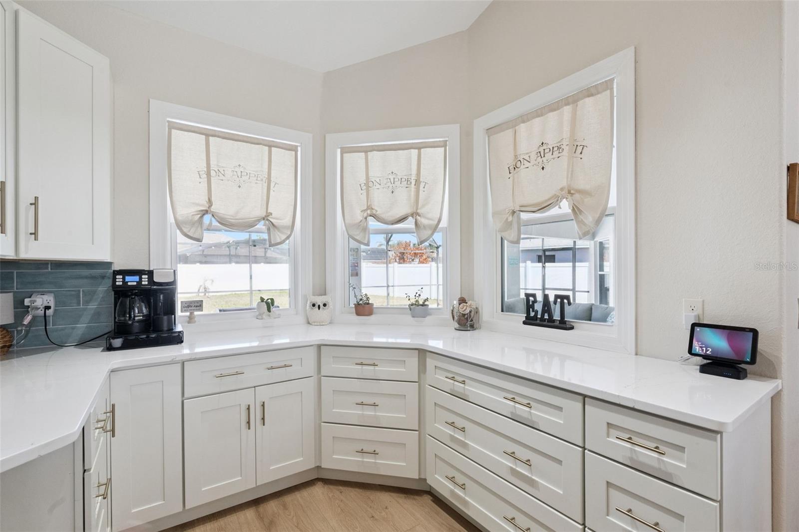 Image 16 of 57 For 3215 Countryside View Dr