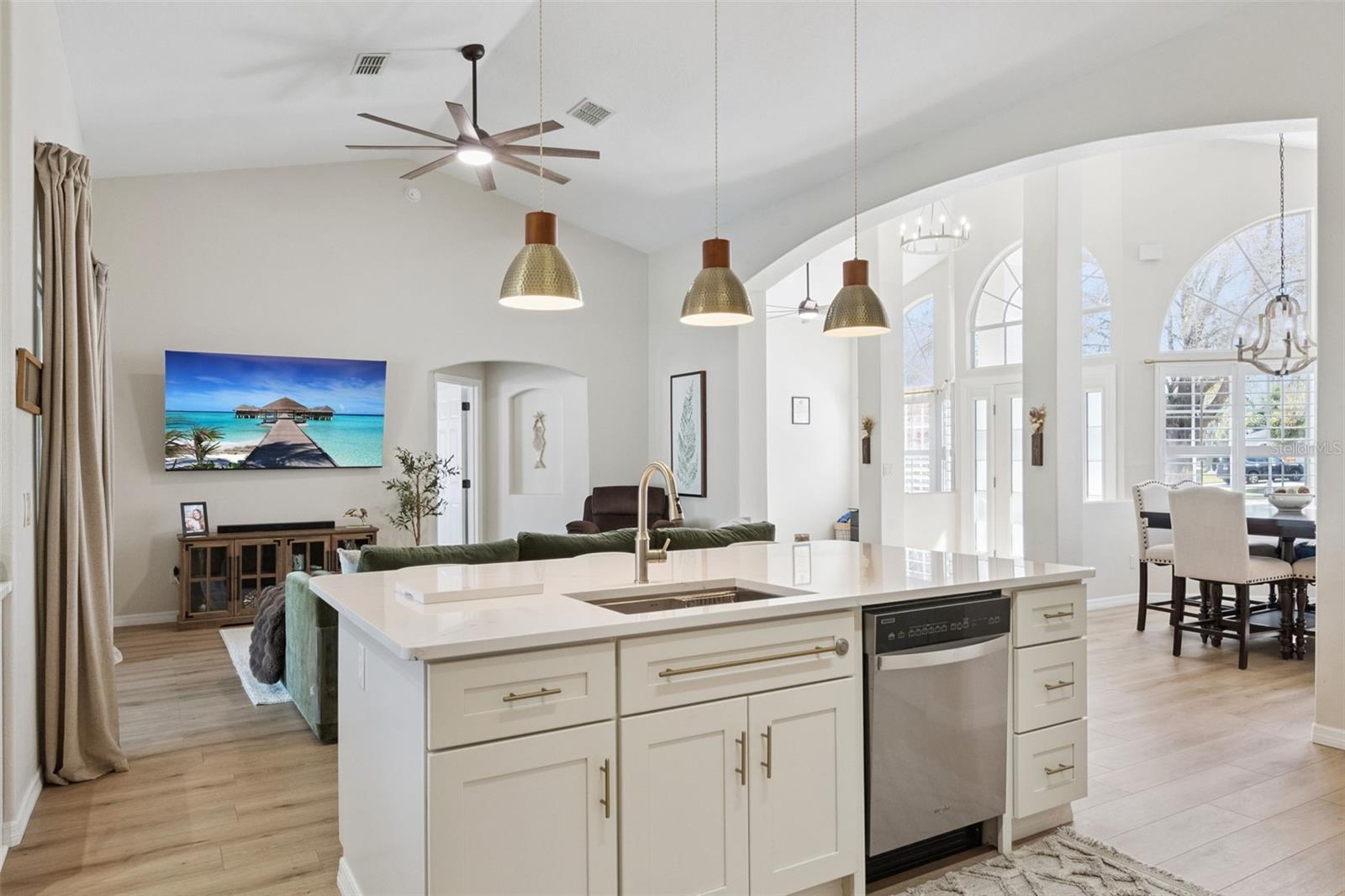 Image 18 of 57 For 3215 Countryside View Dr