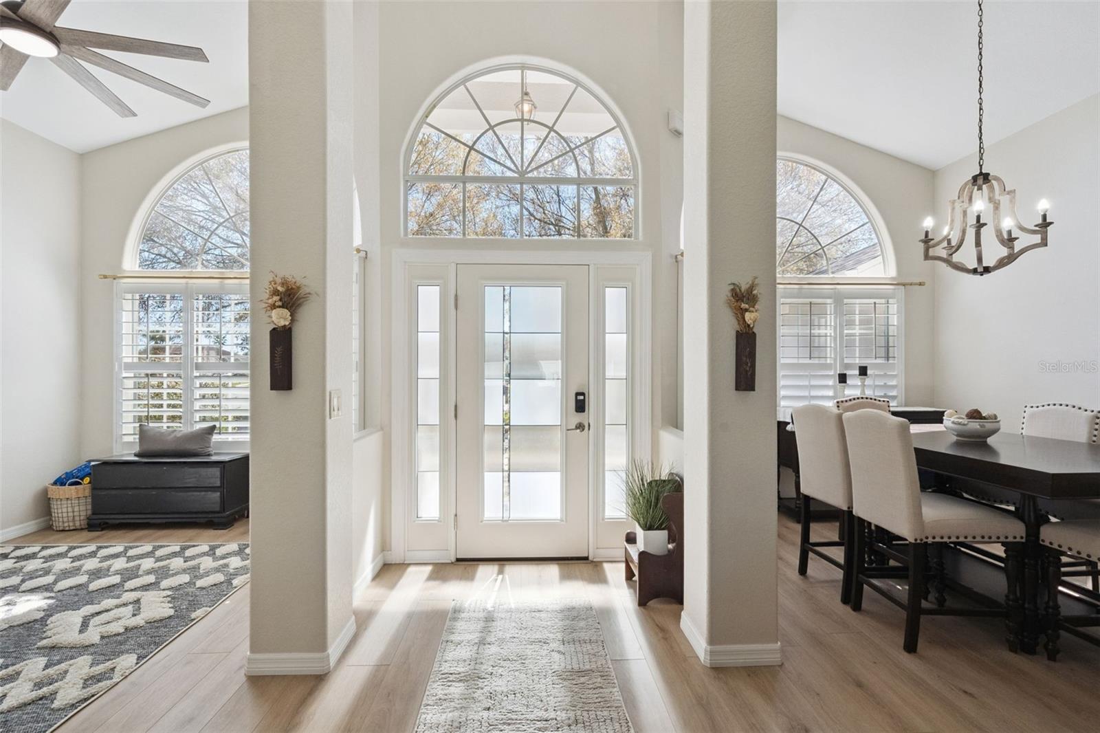 Image 3 of 57 For 3215 Countryside View Dr