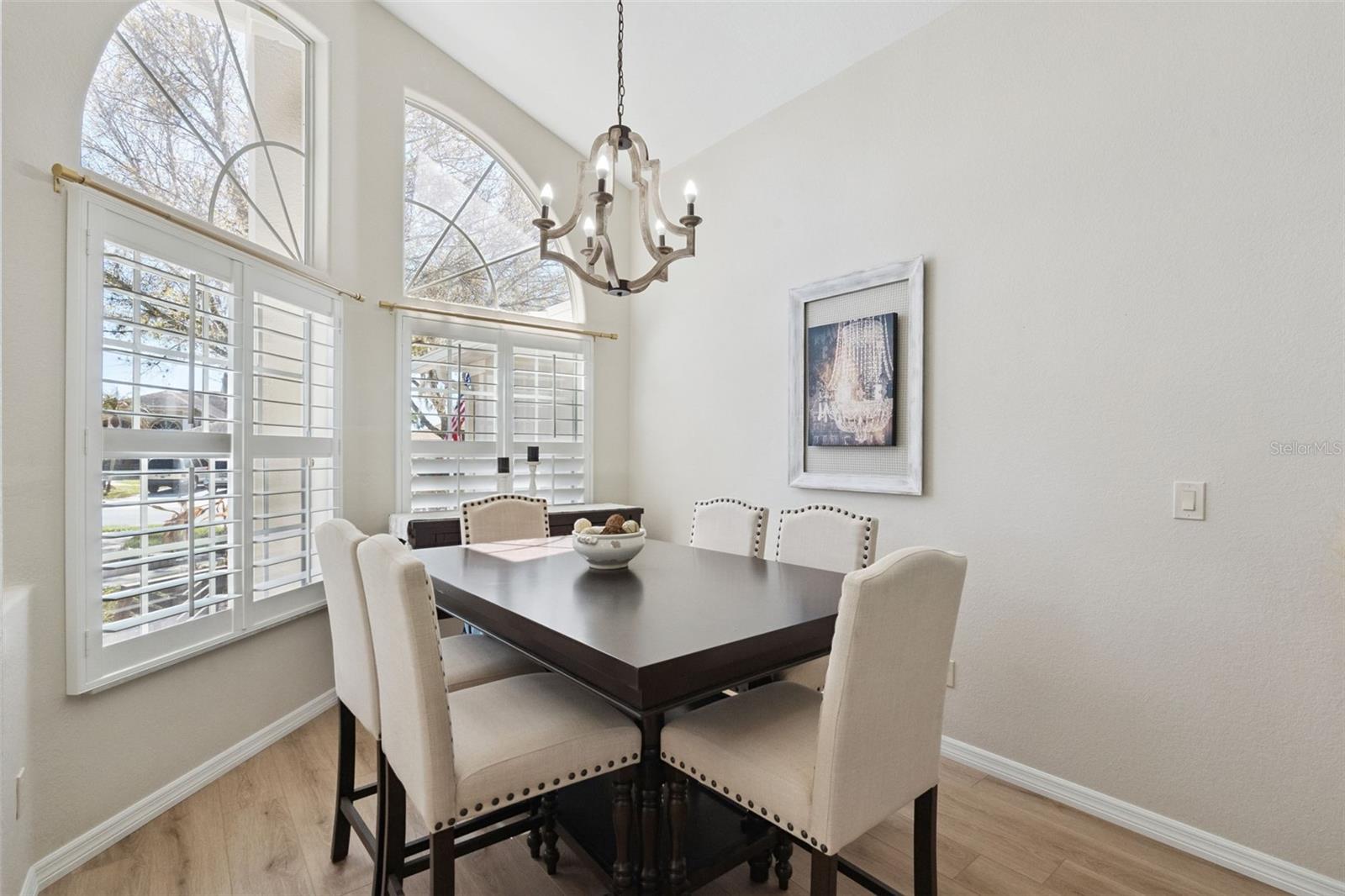 Image 4 of 57 For 3215 Countryside View Dr