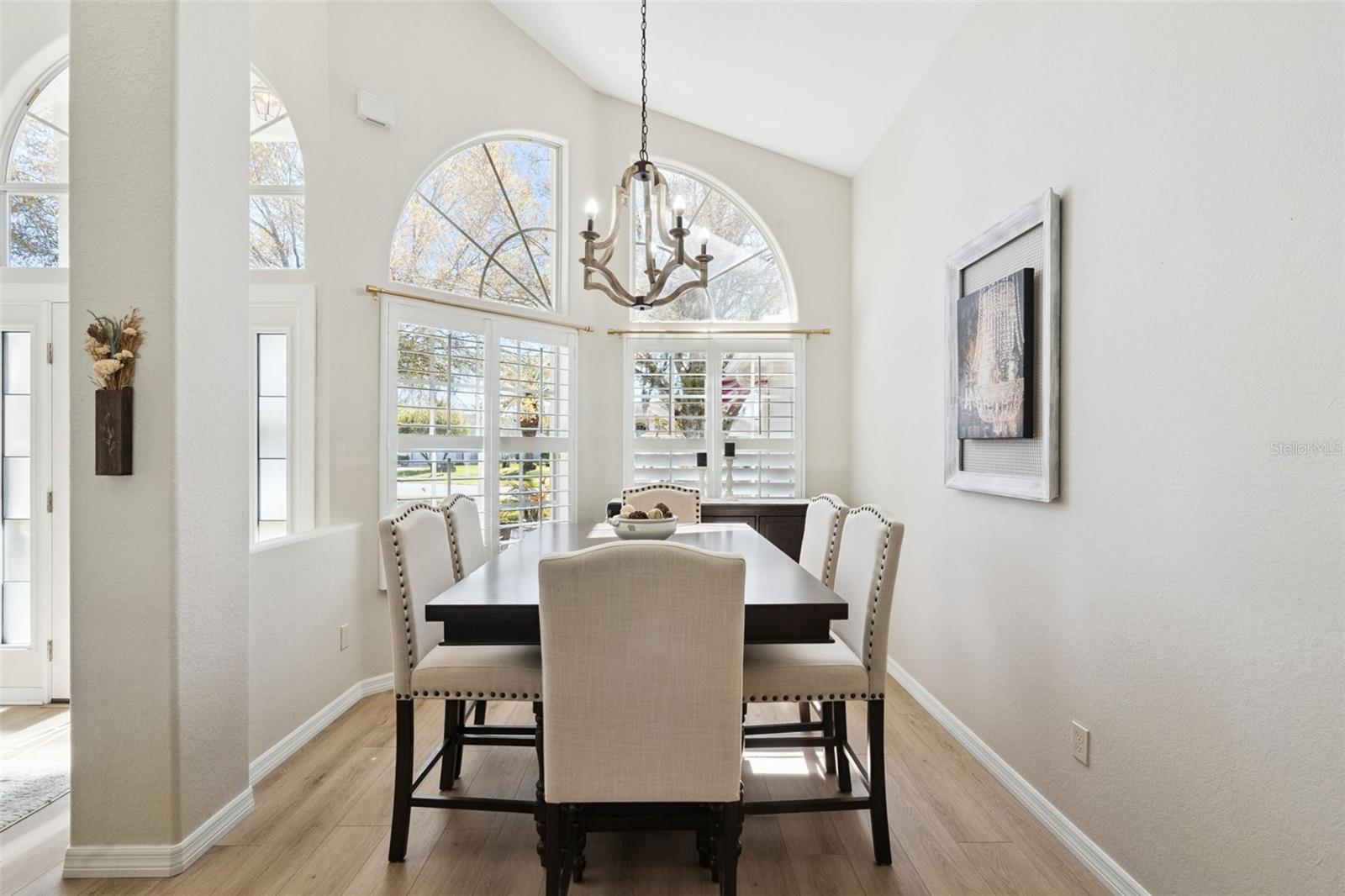 Image 5 of 57 For 3215 Countryside View Dr