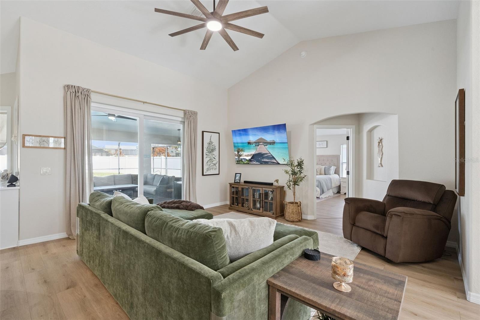 Image 8 of 57 For 3215 Countryside View Dr