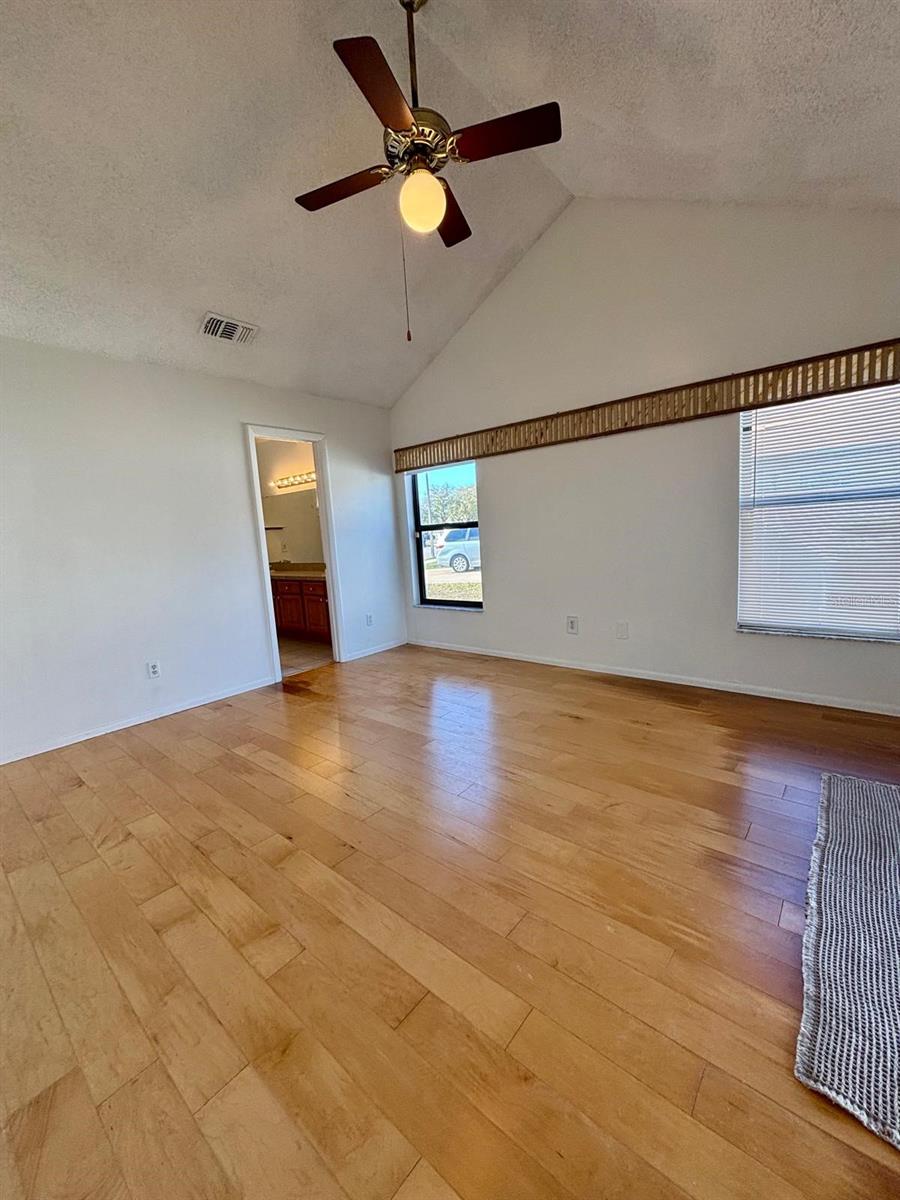 Image 11 of 25 For 2211 Fairmont Circle