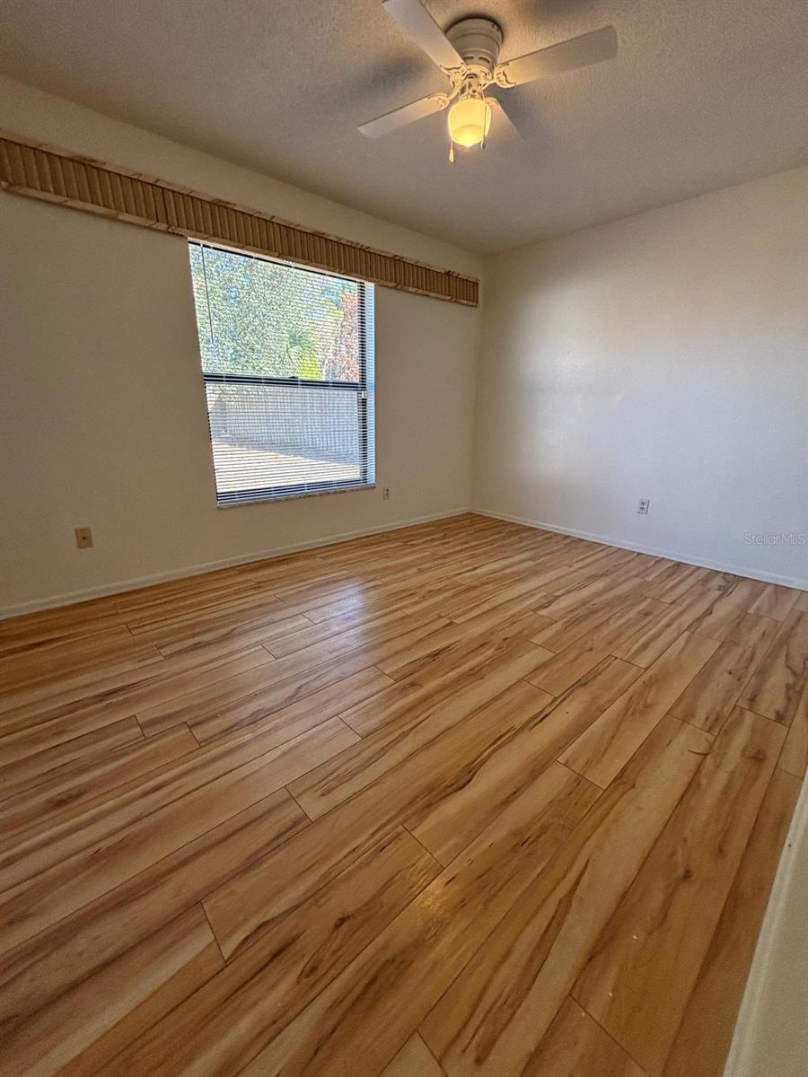 Image 16 of 25 For 2211 Fairmont Circle