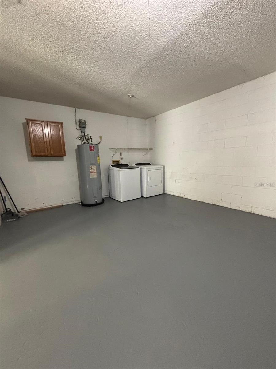 Image 20 of 25 For 2211 Fairmont Circle