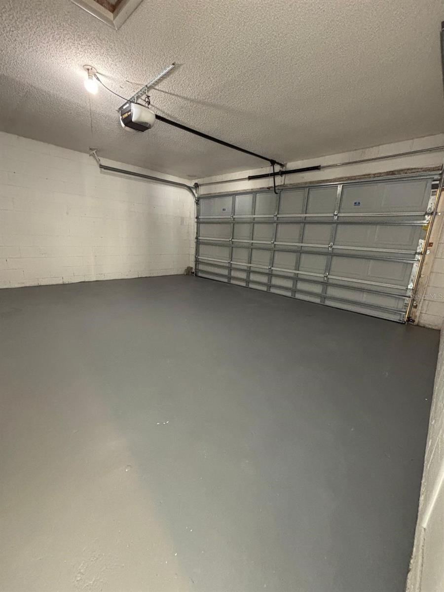 Image 21 of 25 For 2211 Fairmont Circle