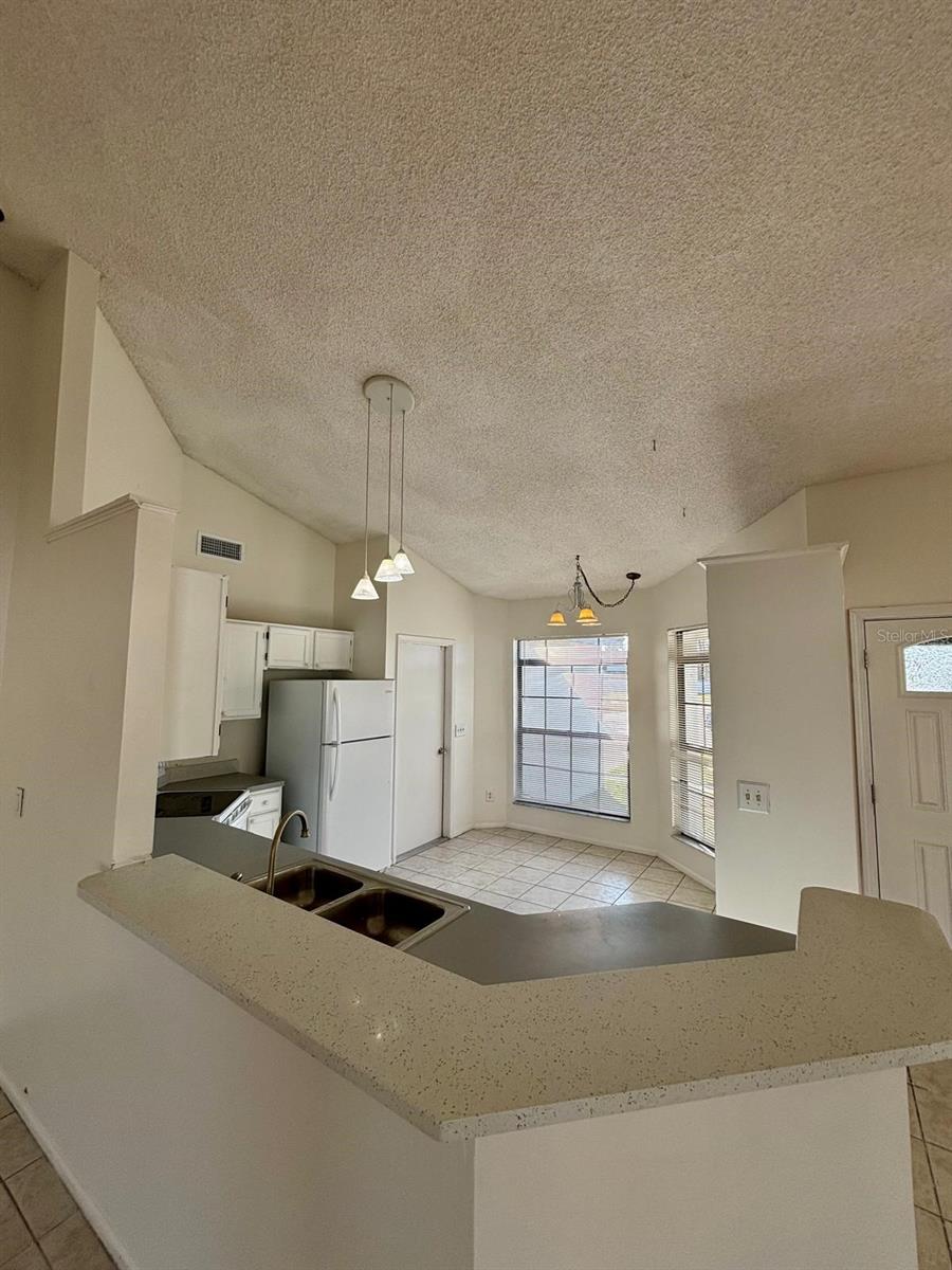 Image 9 of 25 For 2211 Fairmont Circle